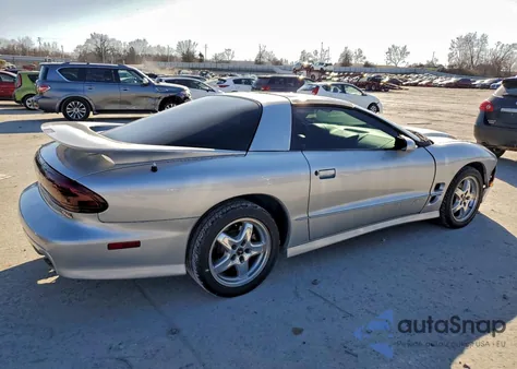2002 Pontiac Firebird Formula z USA, uszkodzony, nr VIN 2G2FV22G022158605